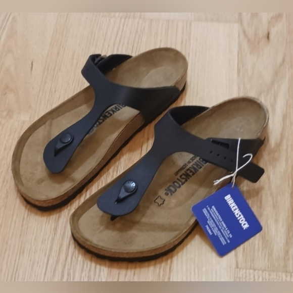 Birkenstock Shoes - Birkenstock Gizeh GS Thong Sandals size 8 for Women